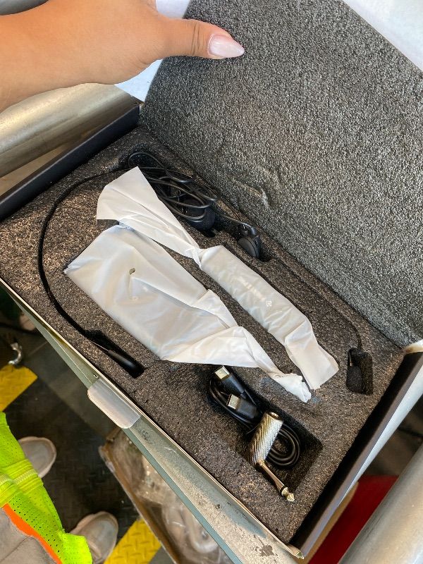 Photo 1 of *UNTESTED*
Phenyx Pro Single Digital Wireless Microphone System, w/Mini Receiver, Bodypack Transmitter,15 Channels in 900MHz UHF Band, Headset/Lapel Microphone for Karaoke, Singer, Church, Wedding (PDP-1-1B)