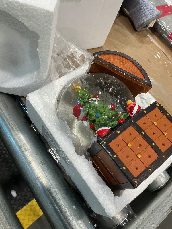Photo 1 of *USED*
Christmas Snow Globes, Musical Snow Globe Lantern with Colorful Lights, Snowfall & 8 Songs, USB & Battery Powered - Indoor Christmas Decor, Xmas Gift for Kids, Family, Colleagues