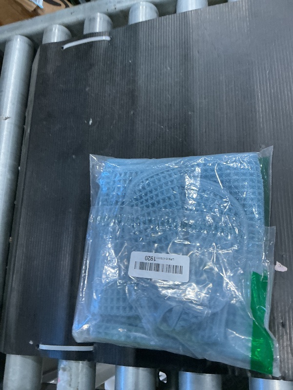 Photo 1 of *USED*
MICROFI New Microfiber Waffle Bath Towels, 3 Pieces, Oversized, Soft, Absorbent, Fast Drying, Lint Free, Includes Bath, Face and Hand Towels