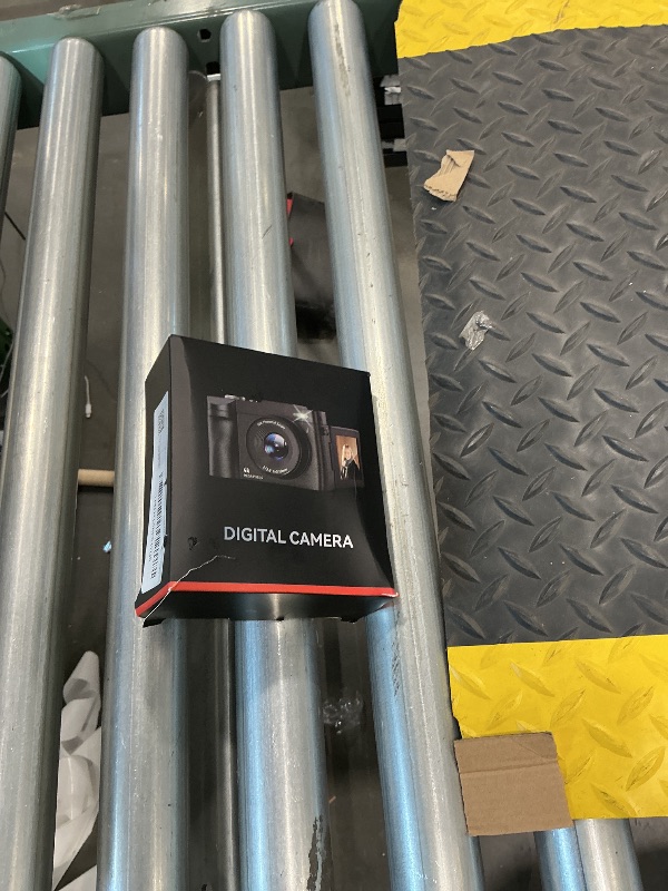 Photo 1 of *USED*
Digital Camera 4K for Photography Vlogging: 50MP Cameras for Video - 16X Zoom Photo Camera Gifts for Teens Ages 8-16 - 180°Flip Screen Compact Cámara - Point and Shoot Digital Cameras for YouTube