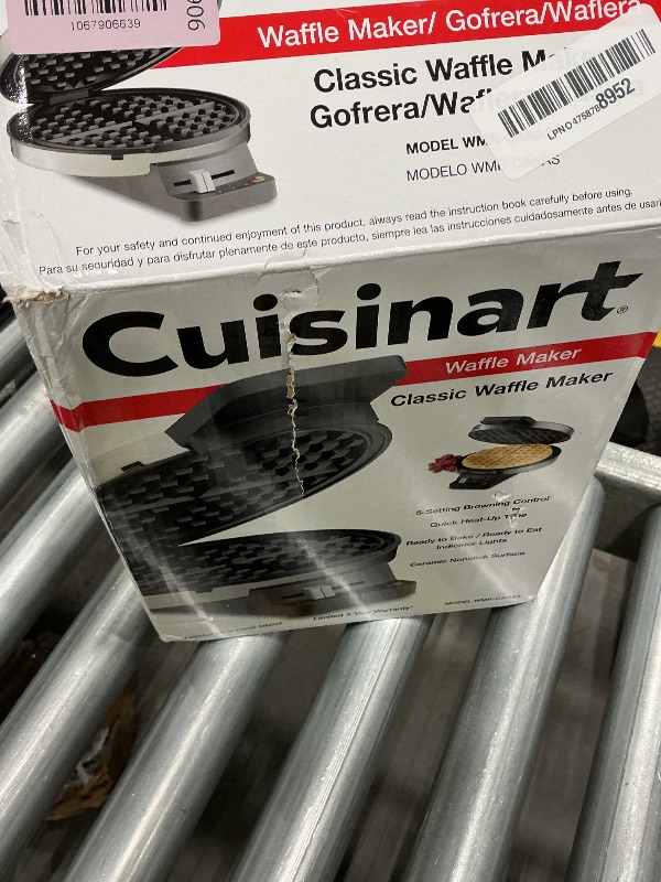 Photo 1 of *USED*
Cuisinart Waffle Maker, 1250W Round Classic Waffle Iron, 5-Setting Adjustable Browning Control, WMR-CANAS, Brushed Stainless