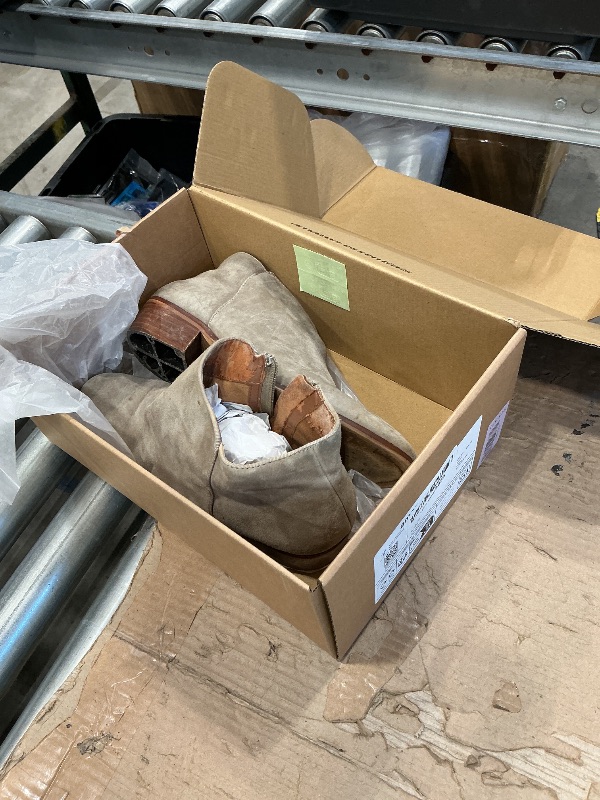 Photo 1 of **VERY USED AND DAMAGED**
Amazon Essentials Women's Low Heel Ankle Boots, Taupe, 9.5