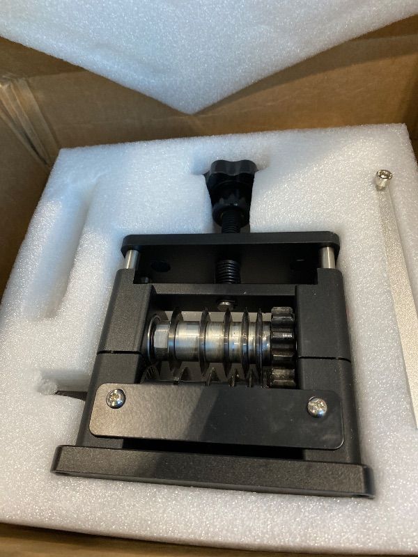 Photo 1 of *USED*
CREWORKS Manual Wire Stripping Machine, Drill Powered Wire Stripper Machine with 6 Channels & 5 Blades, Portable Cable Stripper Tool with Hand Crank for 0.1" to 0.67" Scrap Copper Cables Recycling