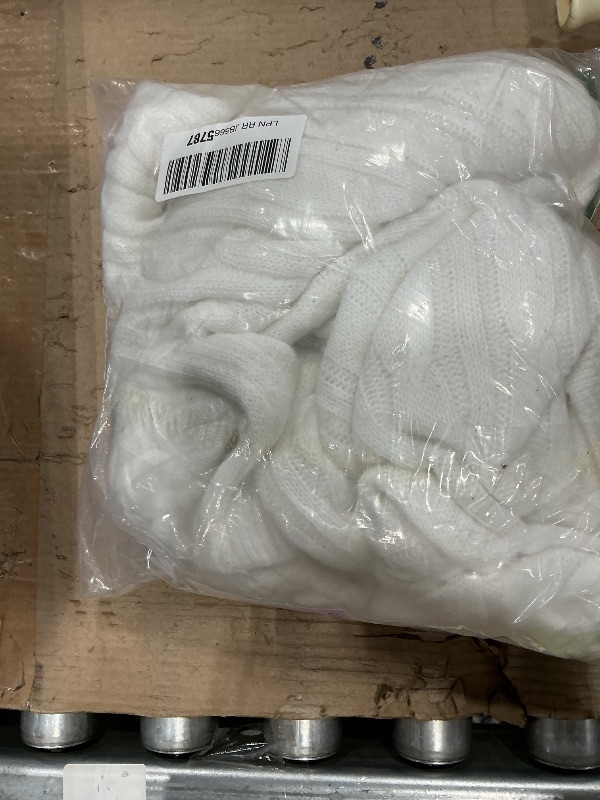 Photo 1 of **ITEM IS DIRTY/or stinks check clerk comments**
Knit Two Piece Outfits For Women Sweater Sets Long Sleeve Pullover Tracksuits Lounge Sweatsuits Hoodie Crochet Pants Sets Matching Clothing Off White S