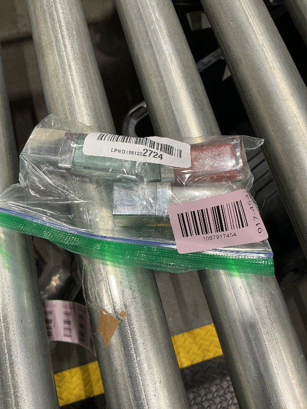 Photo 1 of ***USED***VaaKav Color Changing Lip Gloss Set- Non-Sticky Hydrating Lip Oil, High Shine Glassy Finish, PH Reactive Tinted Lip Plumper, Long Lasting Moisture & Glow(3 PCS)