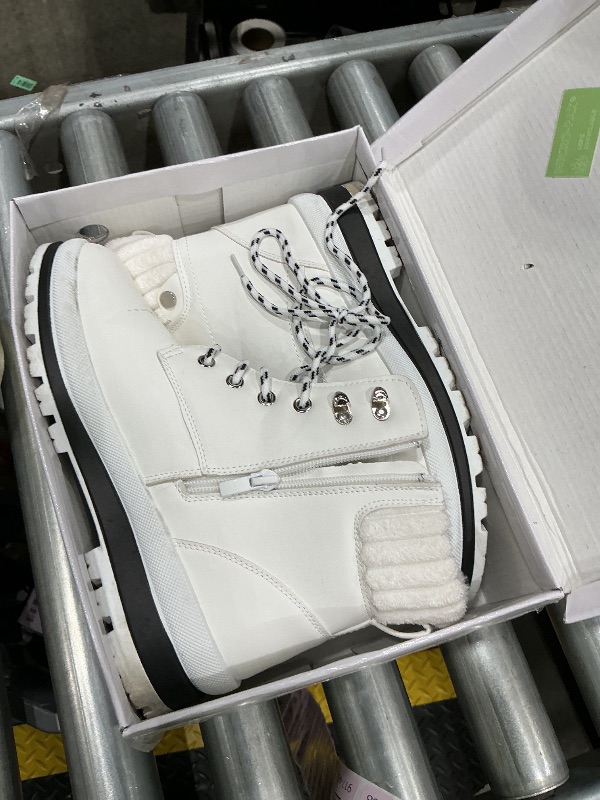 Photo 1 of *MINOR DAMAGE - USED*
BABUDOG Womens Waterproof Ankle Boots for Outdoor (Non Slip Outsole),Fashion Combat Boots with Side Zipper,Warm Fur Lined Winter Snow Boots(White.US8)