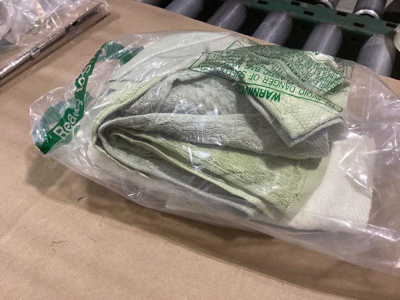 Photo 1 of 2pcs only FuWeave Sage Green Hand Towels Tropical Bathroom Decor Farmhouse Embroidered Sage Green Monstera Banana Palm Leaf Decorative Towels for Bathroom Kitchen, 100% Cotton, 13.4 x 29''