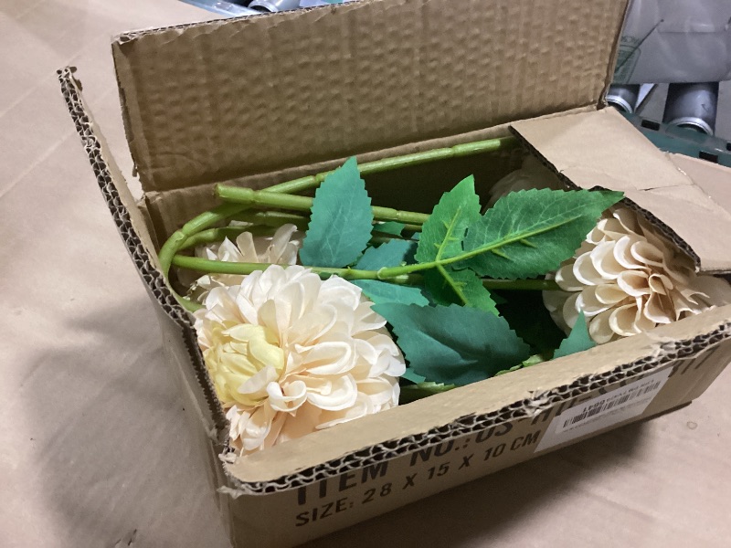 Photo 1 of Hollyone 5PCS Artificial Dahlia Flowers Large 21.2" Fake Silk Flowers White Real Looking Dahlia with Long Stems for DIY Wedding Bouquets Centerpieces Arrangements Bridal Shower Party Home Decorations