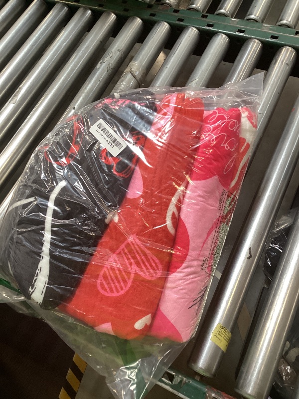 Photo 1 of Capoda 4 Pcs Valentine's Day Flannel Blankets Pack 40x50 Inch Heart Love Plush Throw Cozy Lightweight Flannel Blanket for Valentine's Day Couch Chair Sofa Bedroom Picnic Holiday Gifts Home Decor