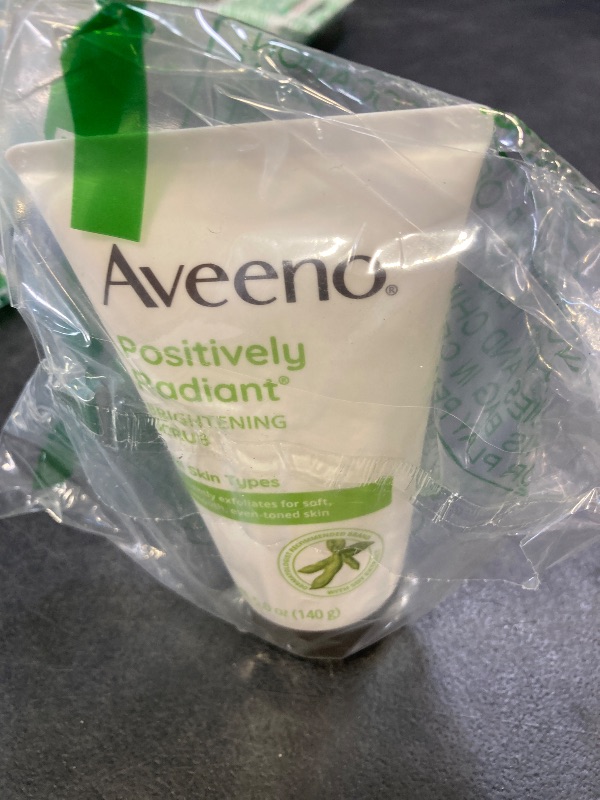 Photo 1 of Aveeno Positively Radiant Skin Brightening Exfoliating Daily Facial Scrub, Gentle with Moisture-Rich Soy Extract, Helps Improve Skin Tone & Texture, Oil- & Soap-Free, Hypoallergenic, 5 oz
