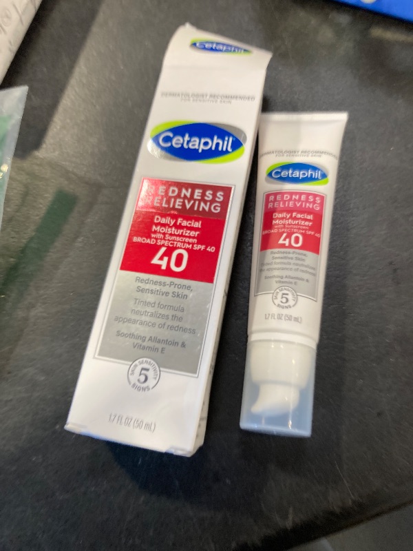 Photo 1 of CETAPHIL Redness Relieving Daily Facial Moisturizer SPF 40, 1.7 fl oz, Broad spectrum Sunscreen, Neutral Tint, For Redness-Prone Skin