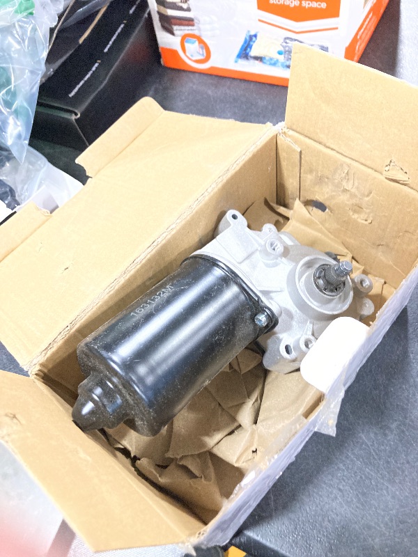 Photo 1 of Front Windshield Wiper Motor No.15846942/25923882 Windscreen Wiper Motor Replacement for Chevrolet Silverado 1500 2500 3500 07-18 for Chevrolet Suburban 1500 2500 07-13 5 Pin