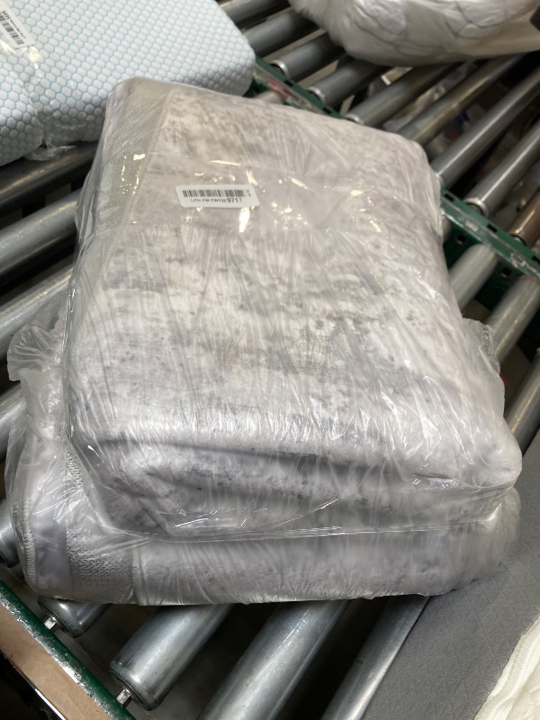 Photo 1 of Art&Tuft Washable Rug, Anti-Slip Backing Abstract Area Rugs, Stain Resistant Rugs for Living Room, Foldable Machine Washable Area Rug(6'x9', 01-Grey)