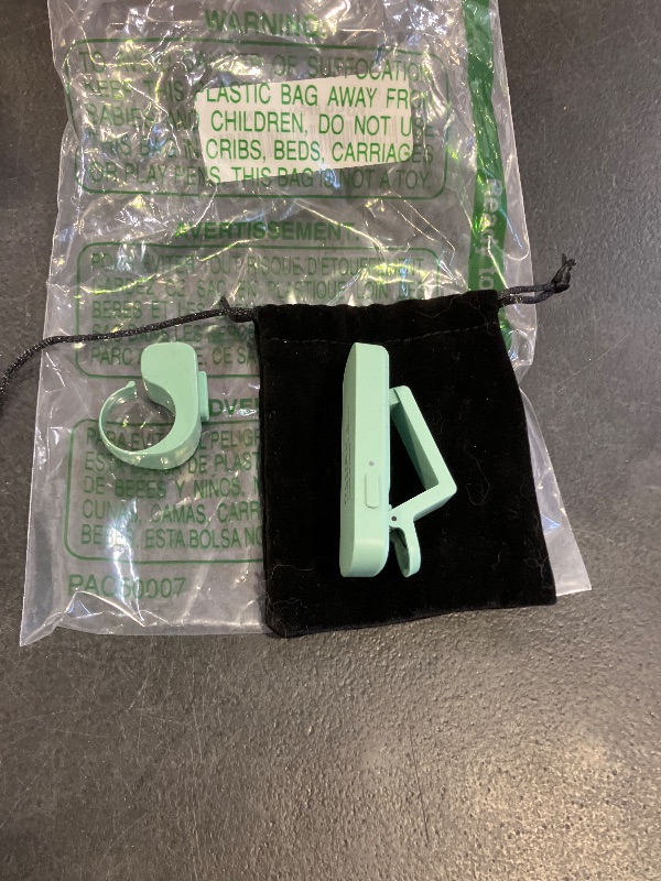 Photo 1 of [Case-Friendly] Remote Control Page Turner Ring for Kindle Paperwhite Oasis Scribe Kobo eReaders, Camera Camcorder Remote Controls, Page Turner Clicker for iPhone ipad Tablets with Storage Bag Green