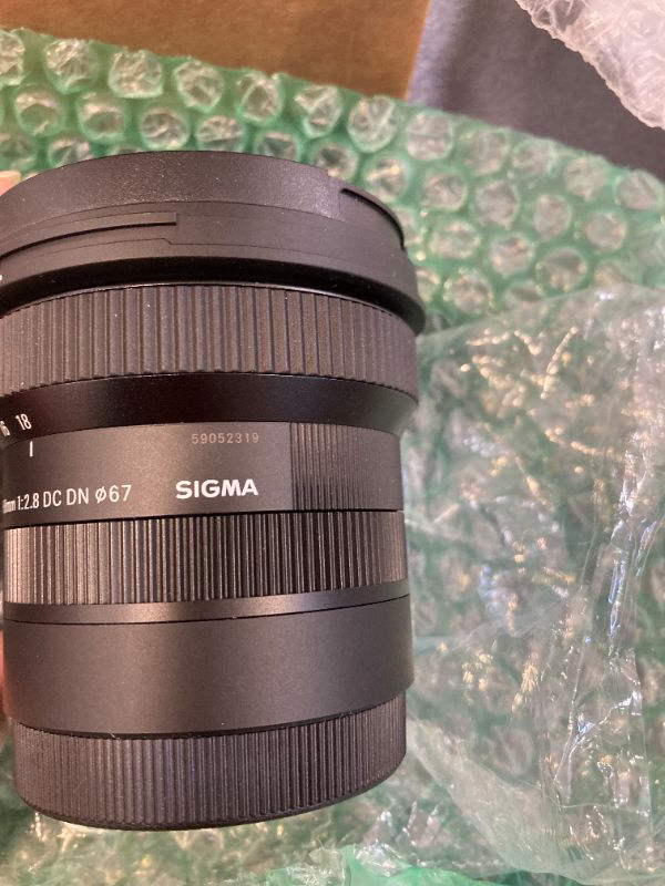 Photo 1 of 10-18mm F2.8 DC DN for Canon -RF Mount (Renewed)