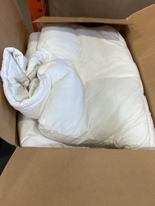 Photo 1 of Amazon Essentials Women's Oversized Long Hooded Insulated Puffer Jacket (Available in Plus Size), Eggshell White, X-Large