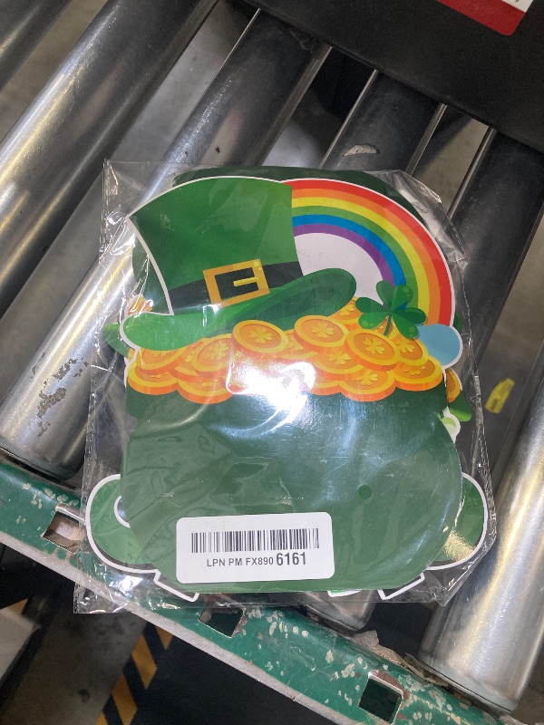 Photo 1 of 4 Pcs St Patricks Day Decorations Indoor St.Patrick's Day Honeycomb Decoration Centerpieces Irish Paper Table Topper Sign Shamrock 3D Table Honeycomb for Home Saint Party Tiered Tray Office Desk Shelf