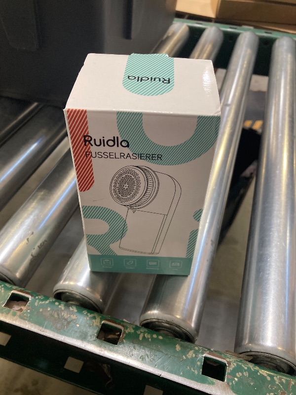 Photo 1 of Fabric Shaver Lint Remover, Sweater Shaver to Remove Pilling, Lint Shaver with 2-Speed Power Adjustment, Fuzz Shaver for Clothes Balls-Battery Operated Black