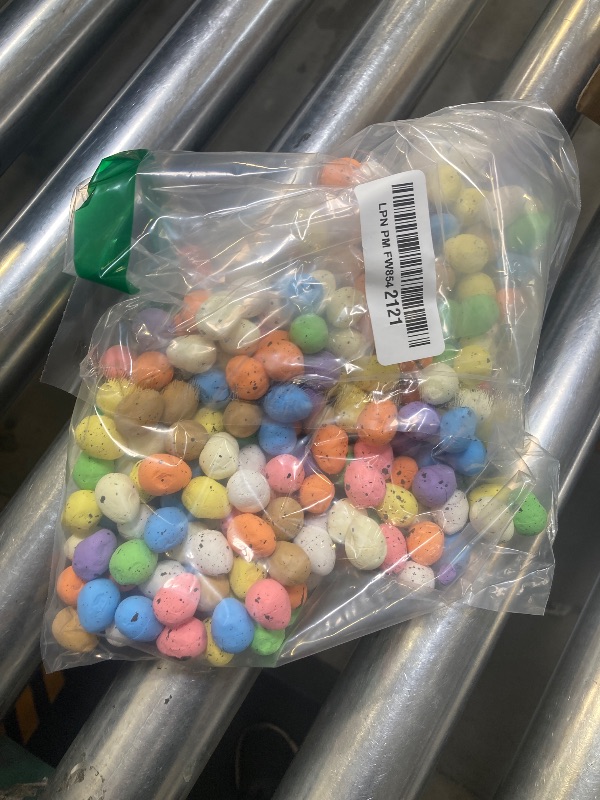 Photo 1 of 200pcs Mini Easter Eggs, Artificial Decorative Bird Eggs, Fake Speckled Foam Egg, for Photo Props Crafts Garden Bird Nest Decor Easter Party Decorations