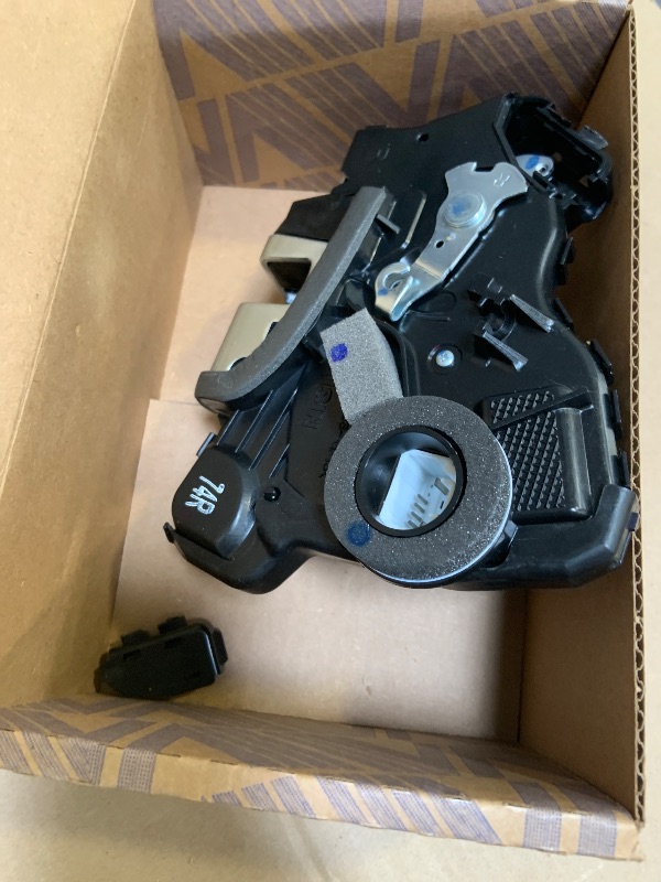 Photo 1 of AISIN DLT-006 Door Lock/Latch Actuator Assembly - Compatible with Select Lexus ES300, ES330, GX470, RX330, RX350, RX400h Scion tC Toyota 4Runner, Camry, Solara Front Right (Passenger Side)