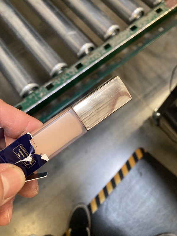 Photo 1 of Estée Lauder Double Wear Stay-in-Place Flawless 24-Hour Concealer | Longwear | Soft Matte Finish, Medium-to-Full Coverage | Hydrating, 0.4 Fl Oz, 3C