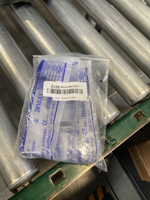Photo 1 of 20ml Syringe for Liquid, Oral, Scientific Labs, Measurement, Dispensing, with Cap- 3 Pack 20ml Syringes