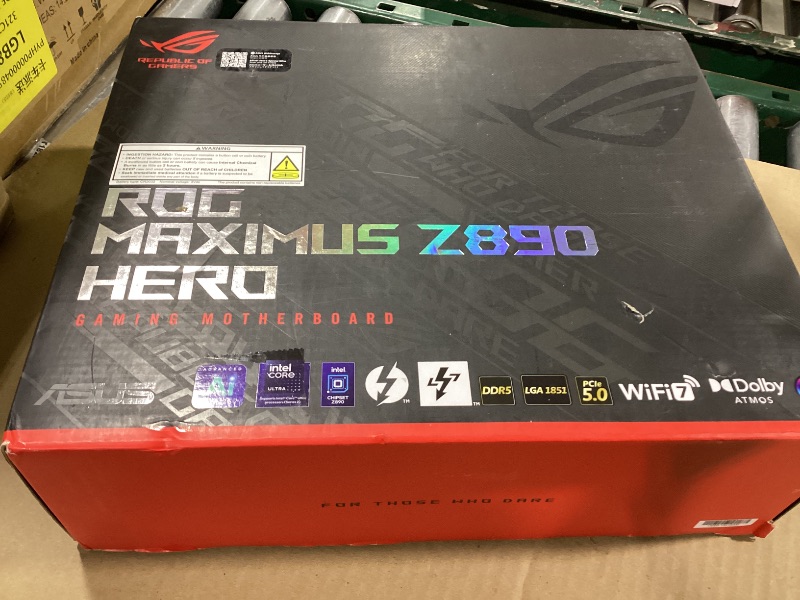 Photo 1 of ASUS ROG Maximus Z890 Hero Intel® Z890 LGA 1851 ATX Motherboard, Advanced AI PC-Ready, 22+2+1+2 Stages, DDR5, WiFi 7, 3X PCIe® 5.0 M.2, Thunderbolt™ 4, USB Type-C®, AI Overclocking/Cooling/Networking