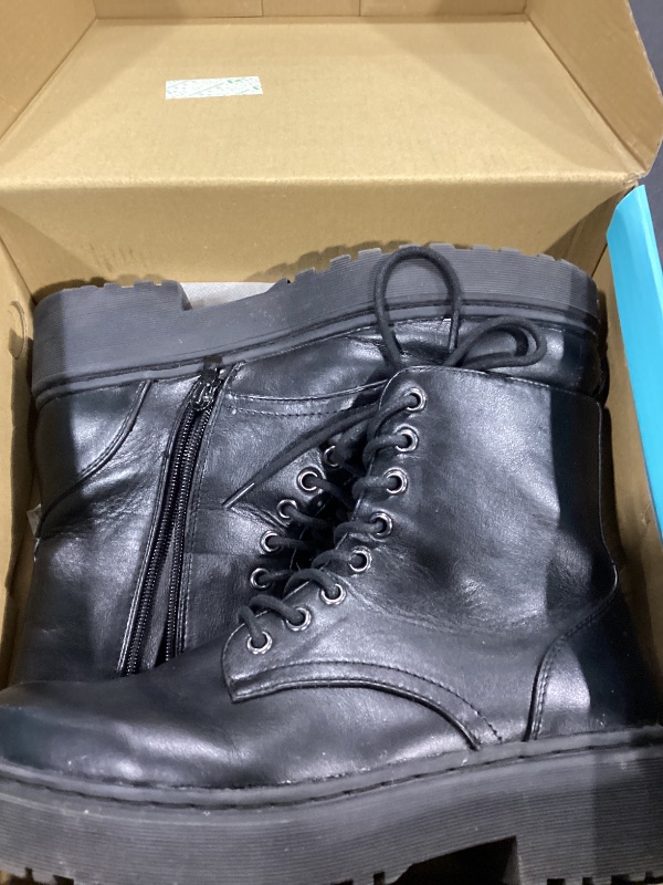 Photo 1 of Women's Boots, size 8