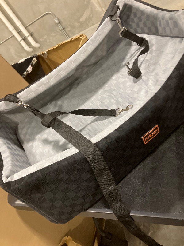 Photo 1 of Pet carrier