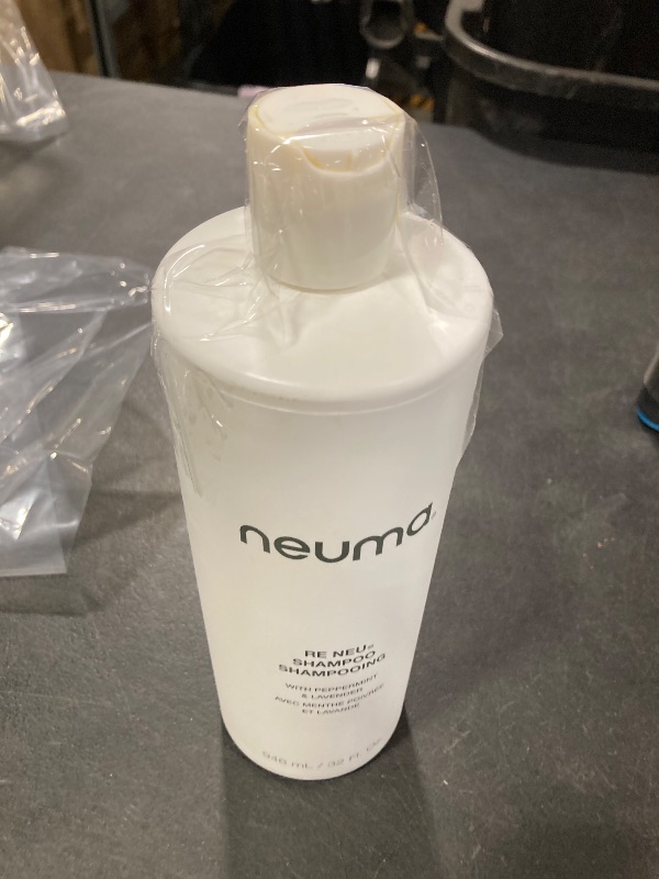 Photo 1 of NEUMA Re Neu Shampoo