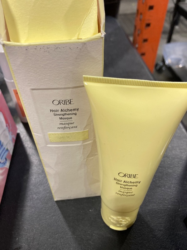 Photo 1 of Oribe Hair Alchemy Strengthening Masque