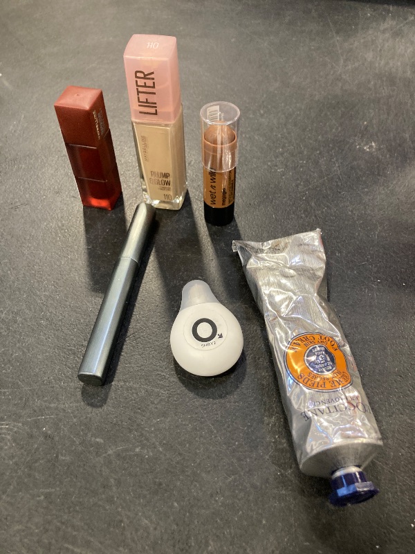 Photo 1 of Makeup and Skincare Bundle!
-----FINAL SALE / NO RETURNS ----