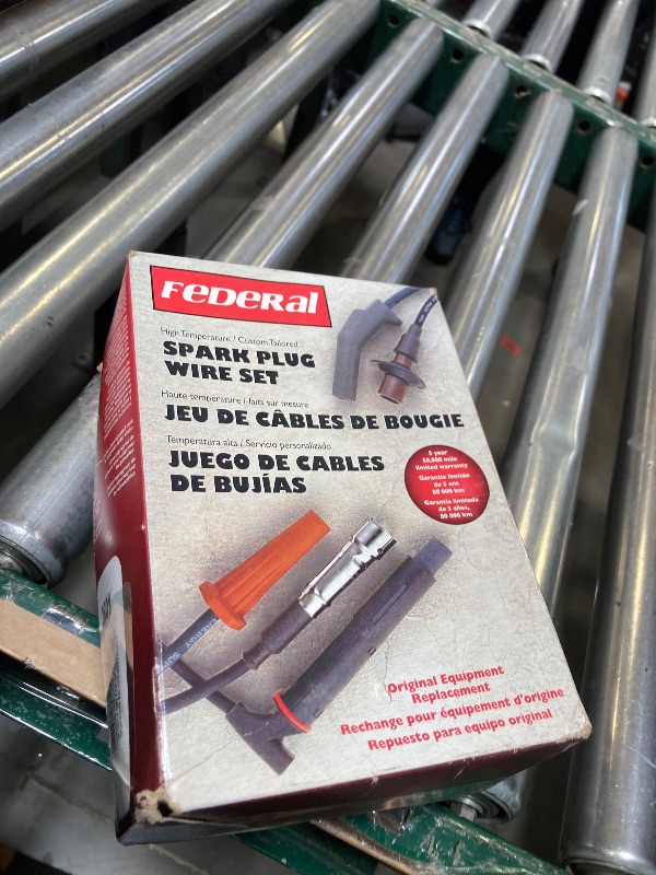 Photo 1 of Standard Motor Products 2801 Spark Plug Wire Set