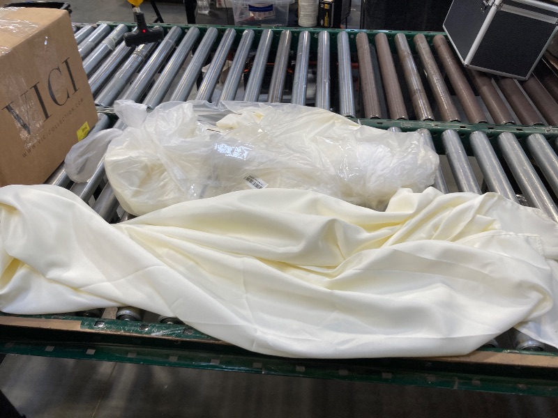 Photo 1 of 12 Pack 60 X 102 Inch Rectangle Tablecloth, Rectangle Tablecloth Polyester For 6 Feet Rectangle Tables,