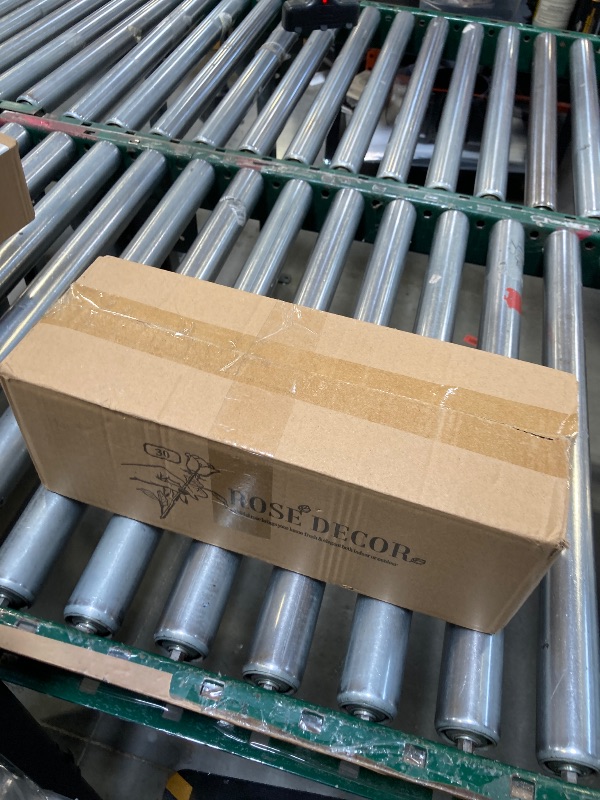 Photo 1 of 30 PCS Fake White Roses, Artificial White Flowers Bulk Realistic Silk Faux Roses with Stems for Wedding Decorations Table Centerpieces Bridal Bouquet DIY Floral Arrangement Event Party Home Decor