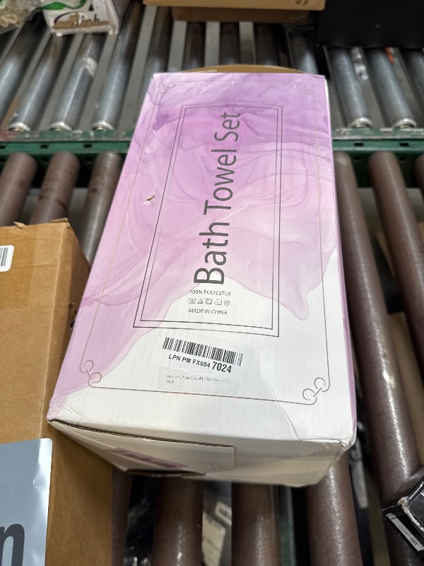 Photo 1 of 18 Pcs Purple Stripe Bath Towel Set with Hanging Loop-6 Bath Towels,6 Hand Towels,6 Washcloths Soft Family Towels Set Bathroom Towel Highly Absorbent Quick Dry Shower Towel for Beach Spa Gym Hotel