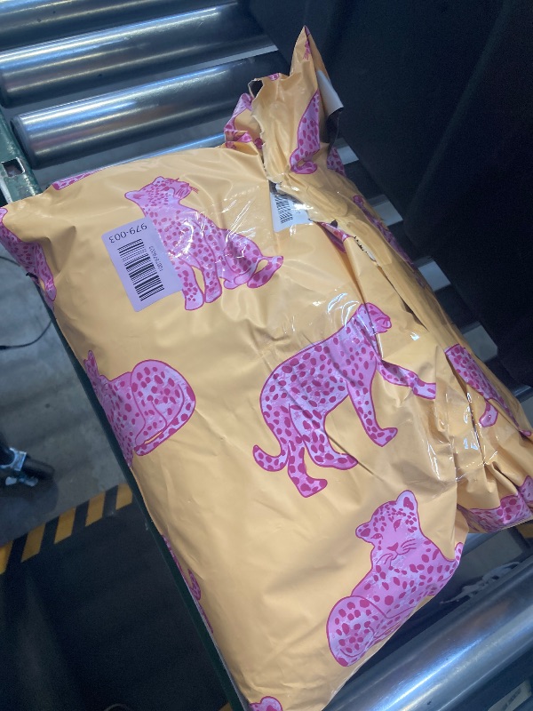 Photo 1 of 2 Pack White Round Tablecloths, 120 Inch Stain Resistant and Wrinkle Polyester Fabric Washable Table Clothes Cover for Kitchen Dining, Wedding, Reception Banquet, Birthday Party, Buffet Restaurant