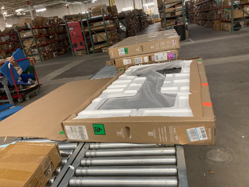Photo 1 of ***NO RETURNS NO REFUNDS***
Samsung 65-Inch Class QLED Q7F Series Samsung Vision AI Smart TV (2025 Model, 65Q7F) Quantum HDR, Object Tracking Sound Lite, Q4 AI Gen1 Processor, 4K upscaling, Gaming Hub, Alexa Built-in