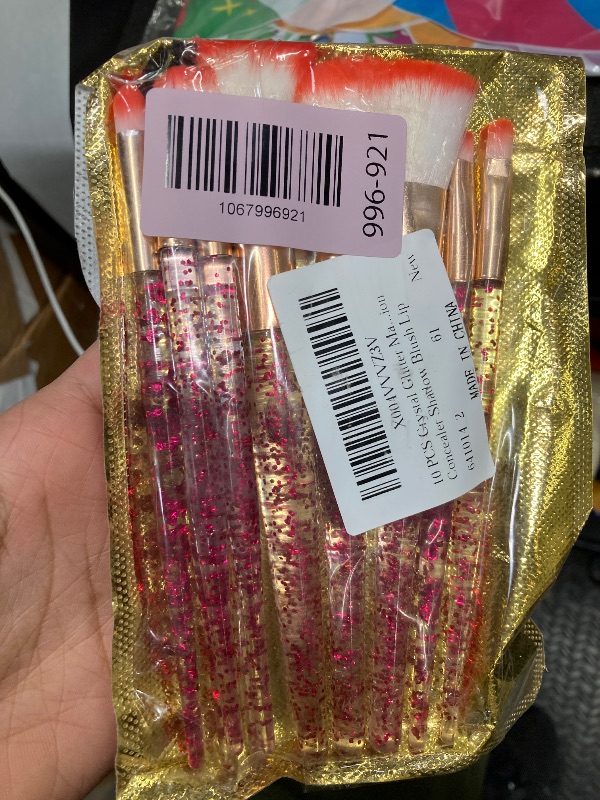 Photo 1 of 10 PCS Crystal Glitter Makeup Brushes, Cute Makeup Brushes Face Cosmetics Blending Synthetic Brush Professional Glitter Brush for Foundation Concealer Shadow Blush Lip