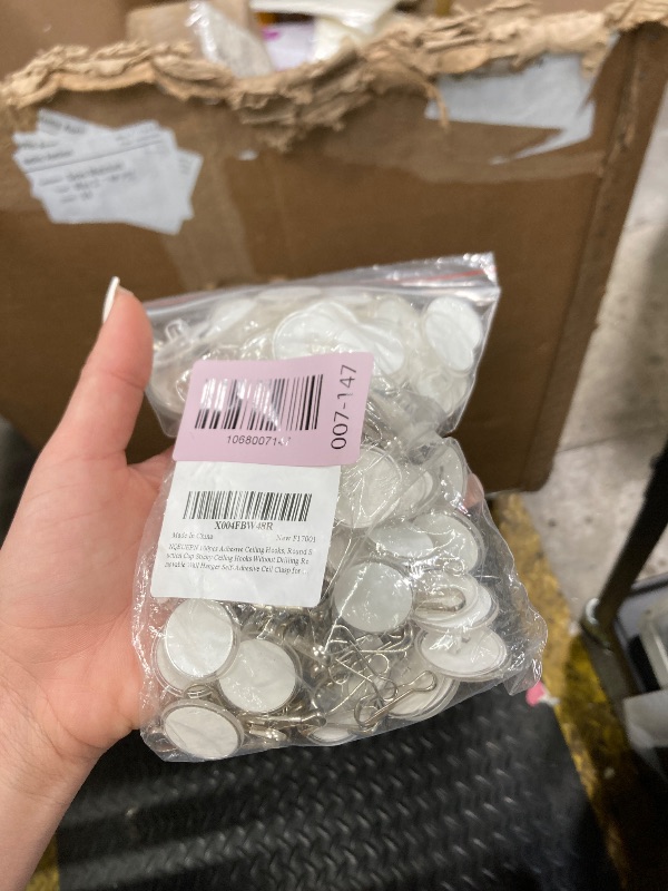 Photo 1 of 100pcs Self-Adhesive Ceiling Hooks, Round Suction Cup Sticky Ceiling Discs Without Drilling Removable Wall Hanger Ceil Clasp for Hanging Festival Wedding Birthday Decorations Christmas Party Decor