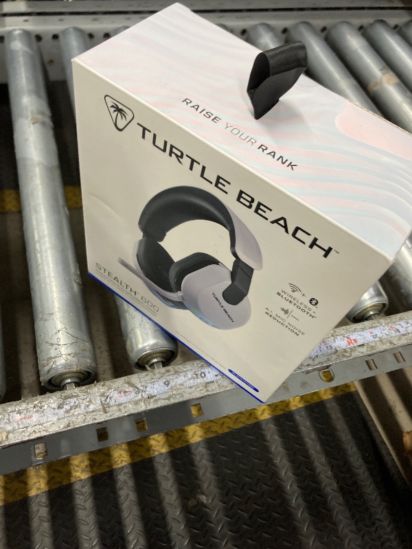 Photo 1 of Turtle Beach Stealth 600 Wireless Multiplatform Amplified Gaming Headset for PS5, PS4, PC, & Mobile – Bluetooth, 80-Hr Battery, Noise-Cancelling Flip-to-Mute Mic, 50mm Speakers – White