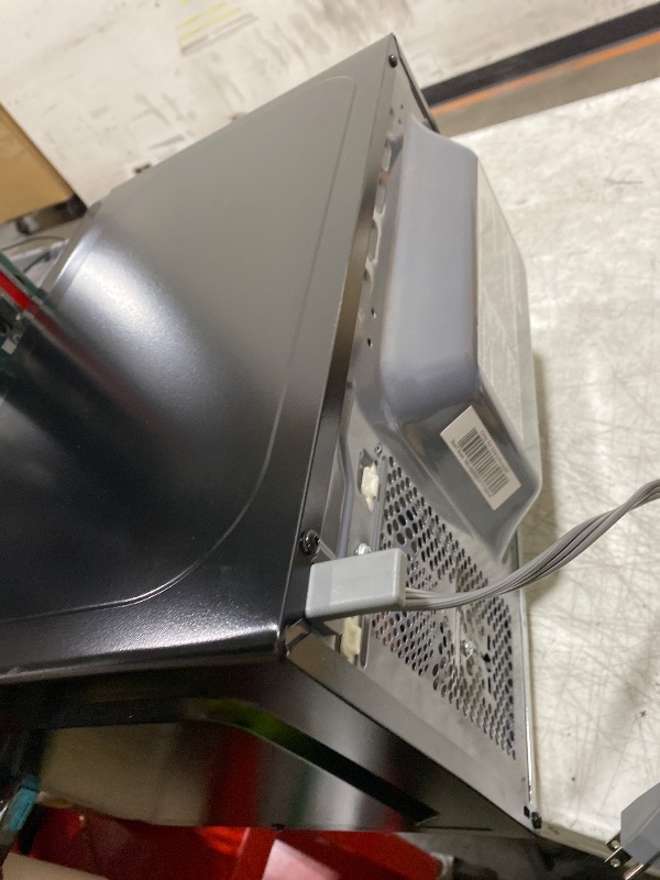 Photo 1 of Farberware 0.9 Cu. Ft. Countertop Microwave Oven – 900 Watts Power, Auto Cook Settings, Defrost, Easy Clean and Child Safety Lock - Stainless Steel
***** PARTS ONLY ***