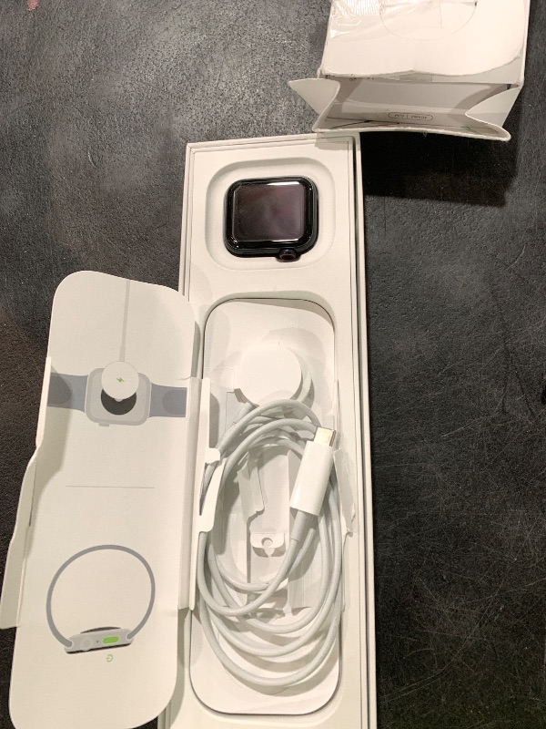 Photo 1 of Apple Watch SE (2nd Gen) (GPS + Cellular, 40mm) - Midnight Aluminum Case with Midnight Sport Band, S/M (Renewed)