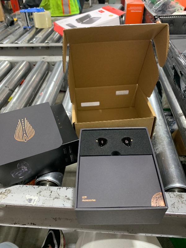 Photo 1 of Linsoul SIMGOT EM6L 1DD + 4BA Hybrid Driver in-Ear Monitor, Gaming Earbud, HiFi IEM Earphone with 3D-Printed Resin Housing, Detachable OFC Silver-Plated Cable for Musician Audiophile