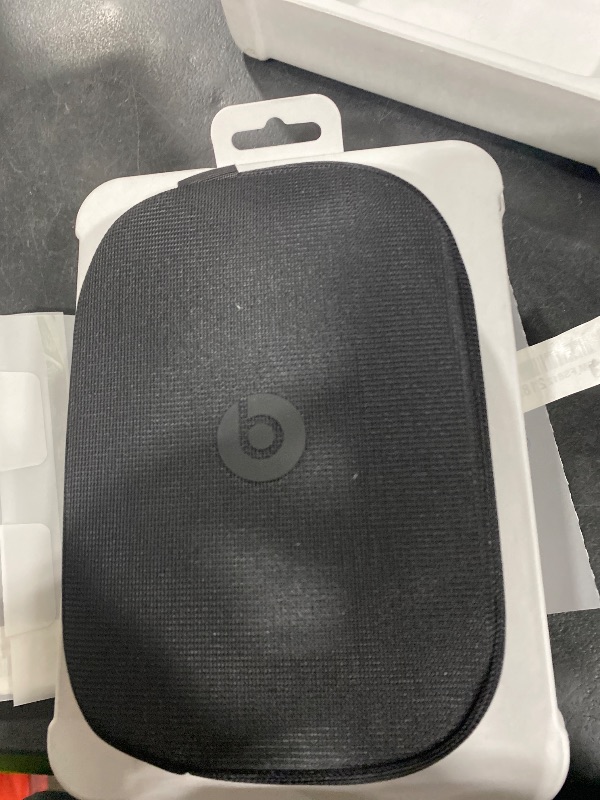 Photo 1 of Beats Studio Pro - Premium Wireless Over-Ear Headphones- Up to 40-Hour Battery Life, Active Noise Cancelling, USB-C Lossless Audio, Apple & Android Compatible - Black