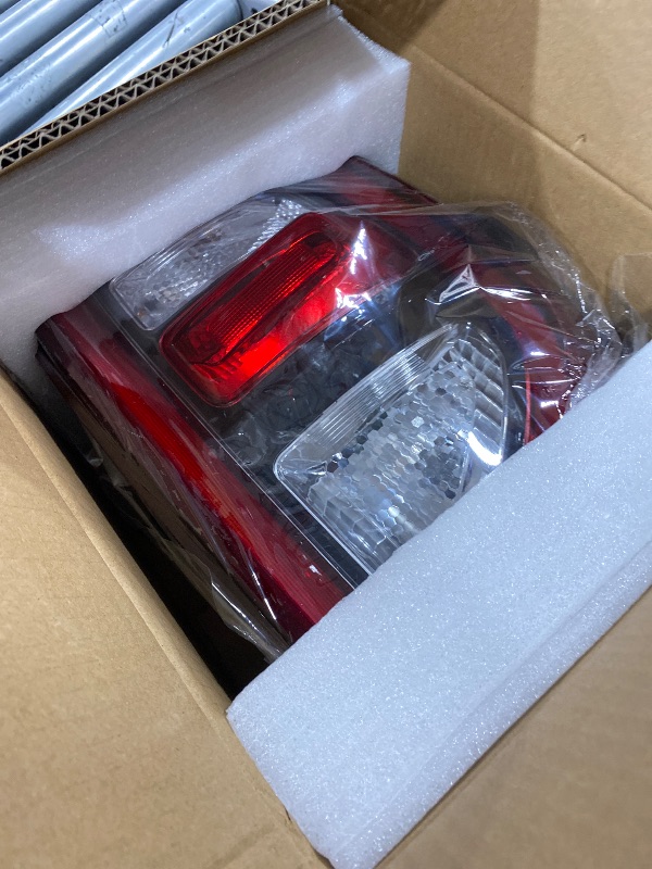 Photo 1 of STRAUTOS Tail lights Compatible with 2021 2022 2023 2024 2025 Ford Bronco Sport Rear Lights Assemblies OE Factory Style LED Model Tail Lamps Replace M1PZ13404A (Right Passenger Side)
