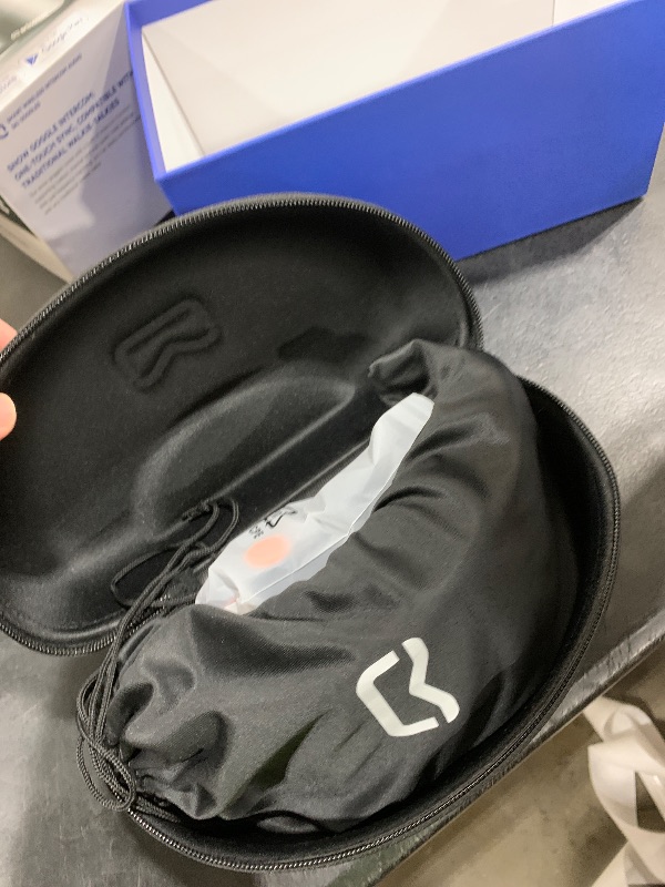 Photo 1 of Multifunctional Smart Bluetooth Ski Goggles with Walkie-Talkie, Replaceable Anti-Fog Zeiss Lens, Music & Call, Real-Time AMOLED Display, Compatible with Most Helmets (G03 Blue, Multi-Button Remote)