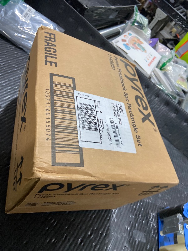 Photo 1 of **DAMAGE** PARTIAL SET** Pyrex Freshlock Mixed Sized Glass Food Storage Containers Set, Airtight & Leakproof Plastic Locking Lids BPA-Free, Meal Prep Containers Set, Freezer Dishwasher Microwave Safe