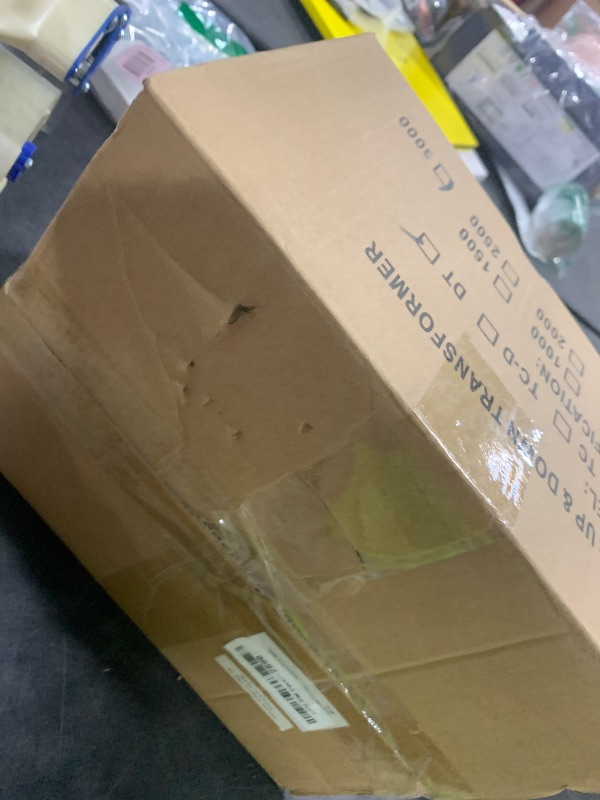 Photo 1 of YaeCCC 3000VA Voltage Transformer Power Converter 110V/220V Converter AC-AC 3000VA