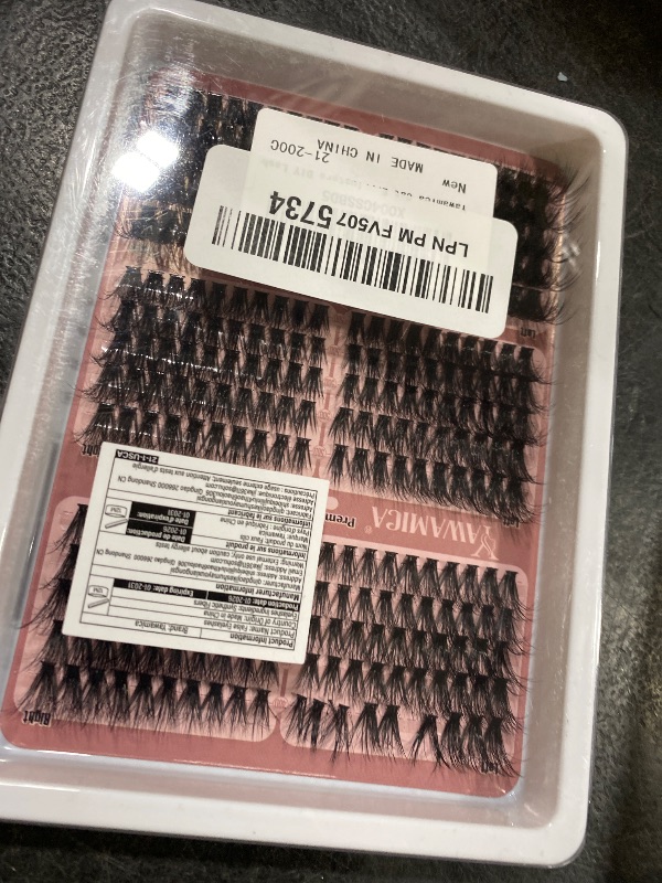Photo 1 of Yawamica Cat Eye Lash Clusters Fluffier Cluster Eyelash Extensions Wispy Individual Lashes Premade Eyelash Clusters Left Right Cluster Lashes 60D 80D 100D Volume 300pcs Eye Lashes Clusters DIY Lash